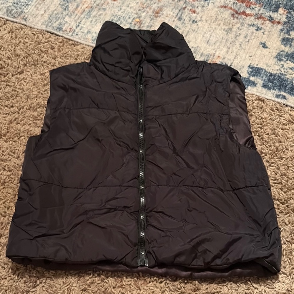 SHEIN Black Puffer Vest